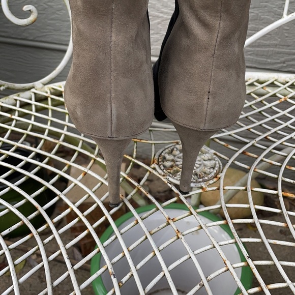 Tahari boots on platform 8.5 size - Picture 6 of 8